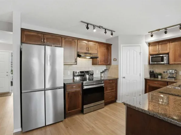 87 E Bridlecrest Rd SW, Calgary, AB T2Y 5J2