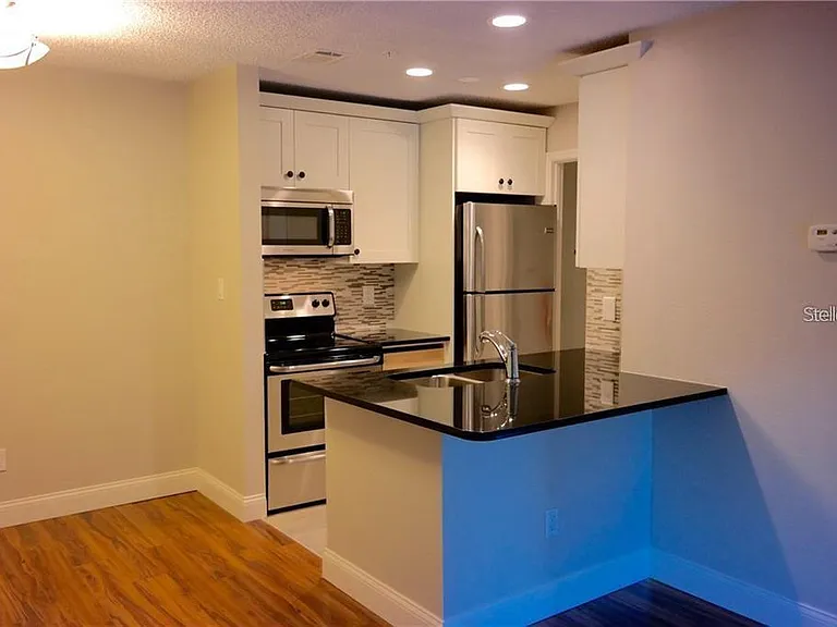 224 Afton Sq #104 — Photo 2