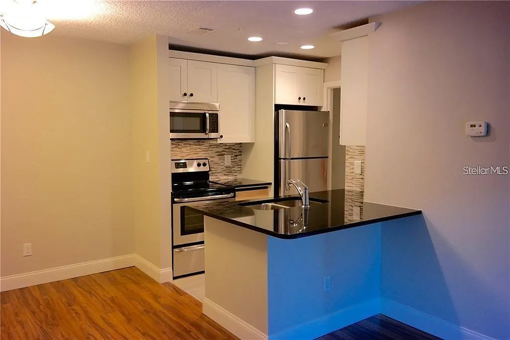 Building Photo - 224 Afton Sq #104