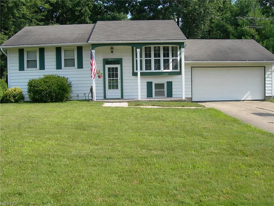 1st image of 3811 Ravenwood Dr SE