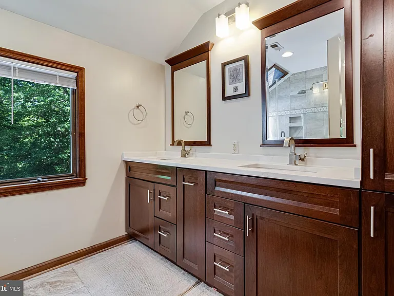 8150 Plowden Dr — Photo 48