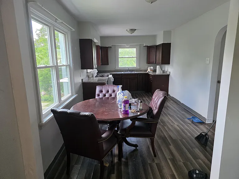 3496 Franklin St — Photo 4