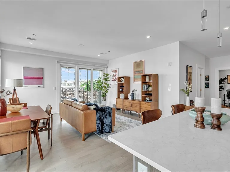232 Old Colony Ave #504 — Photo 4