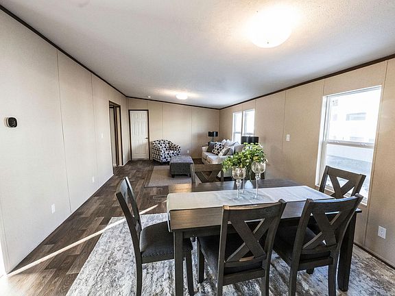 5th image of 247 Hollyberry Way
