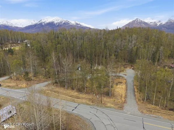 9445 E Boyd Rd, Palmer, AK 99645