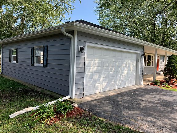 2nd image of 205 Bridgewood Dr