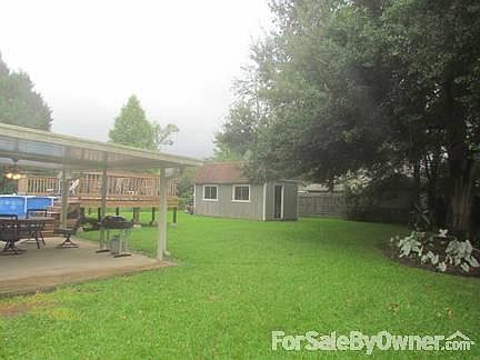 Large workshop, covered patio and pool