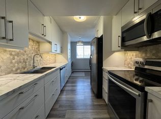 106 104th St W #6, Saskatoon, SK S7N1M8