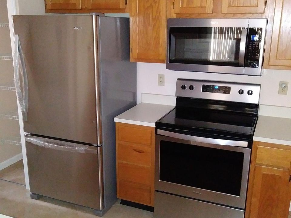 1st image of 682 Youngstown Pkwy APT 321