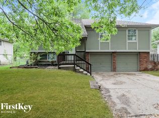 229 SW Westminister Rd, Blue Springs, MO 64014