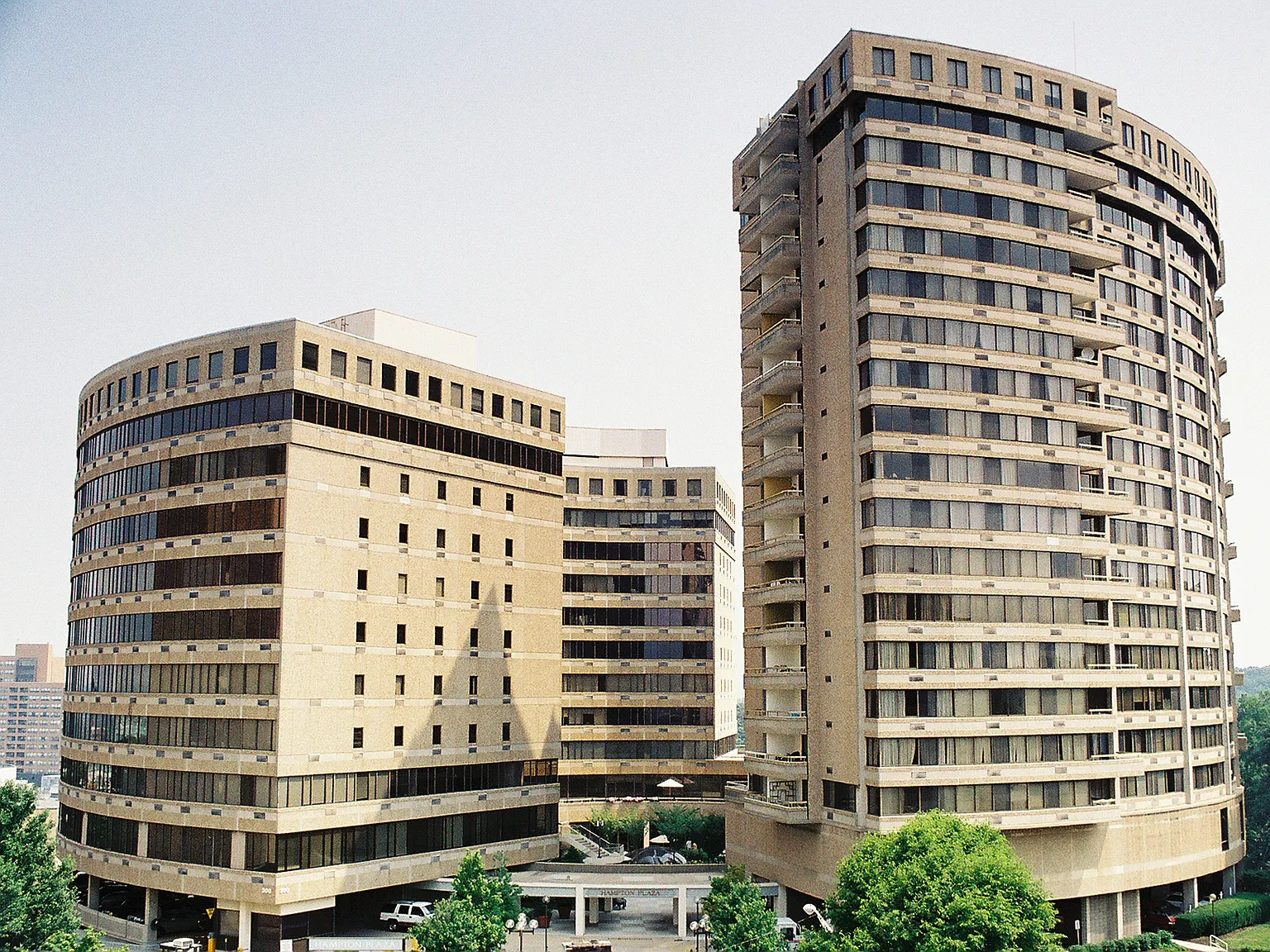 Hampton Plaza — Photo 4
