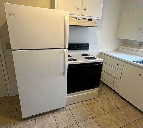 4th image of 111 N Broadway