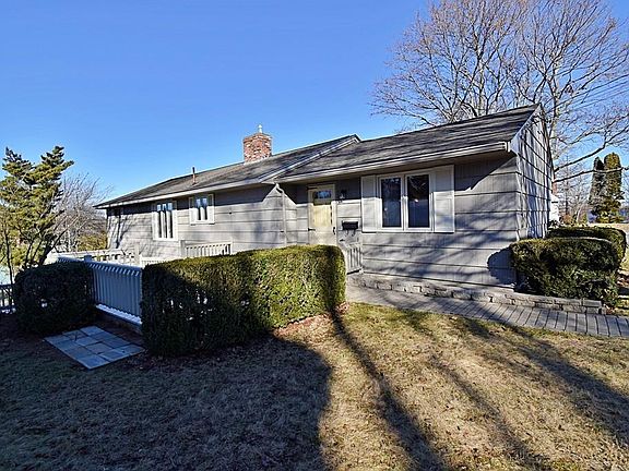 2nd image of 17 Sherwood Dr N