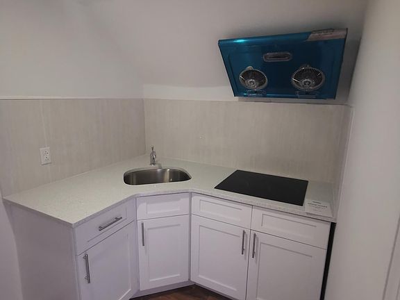 4th image of 7507 189th St Floor 2