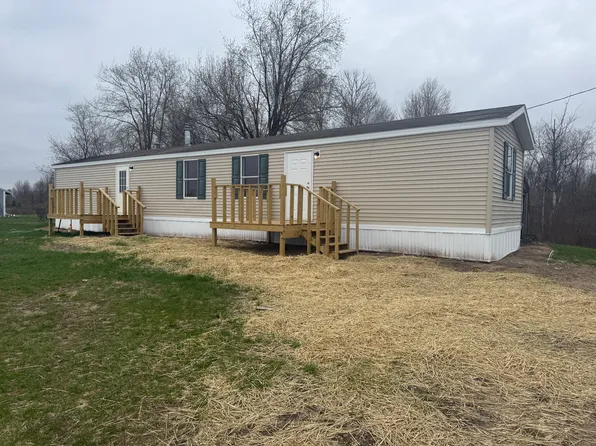 1981 21 Mile Rd, Kent City, MI 49330