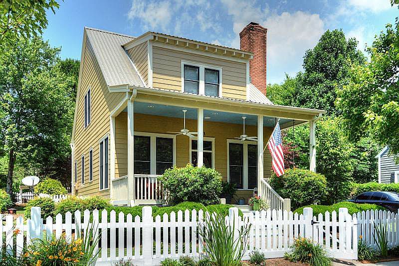 1st image of 104 Woodfin St