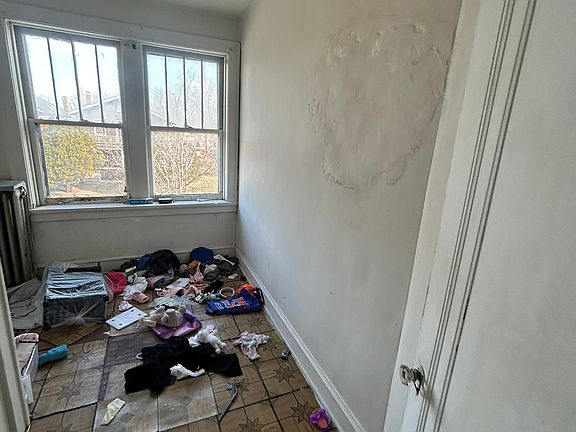 5th image of 5124 Northland Ave #1