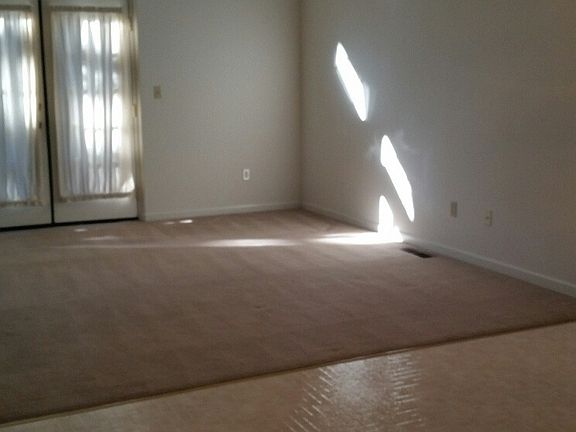 Frontroom going to Patio area