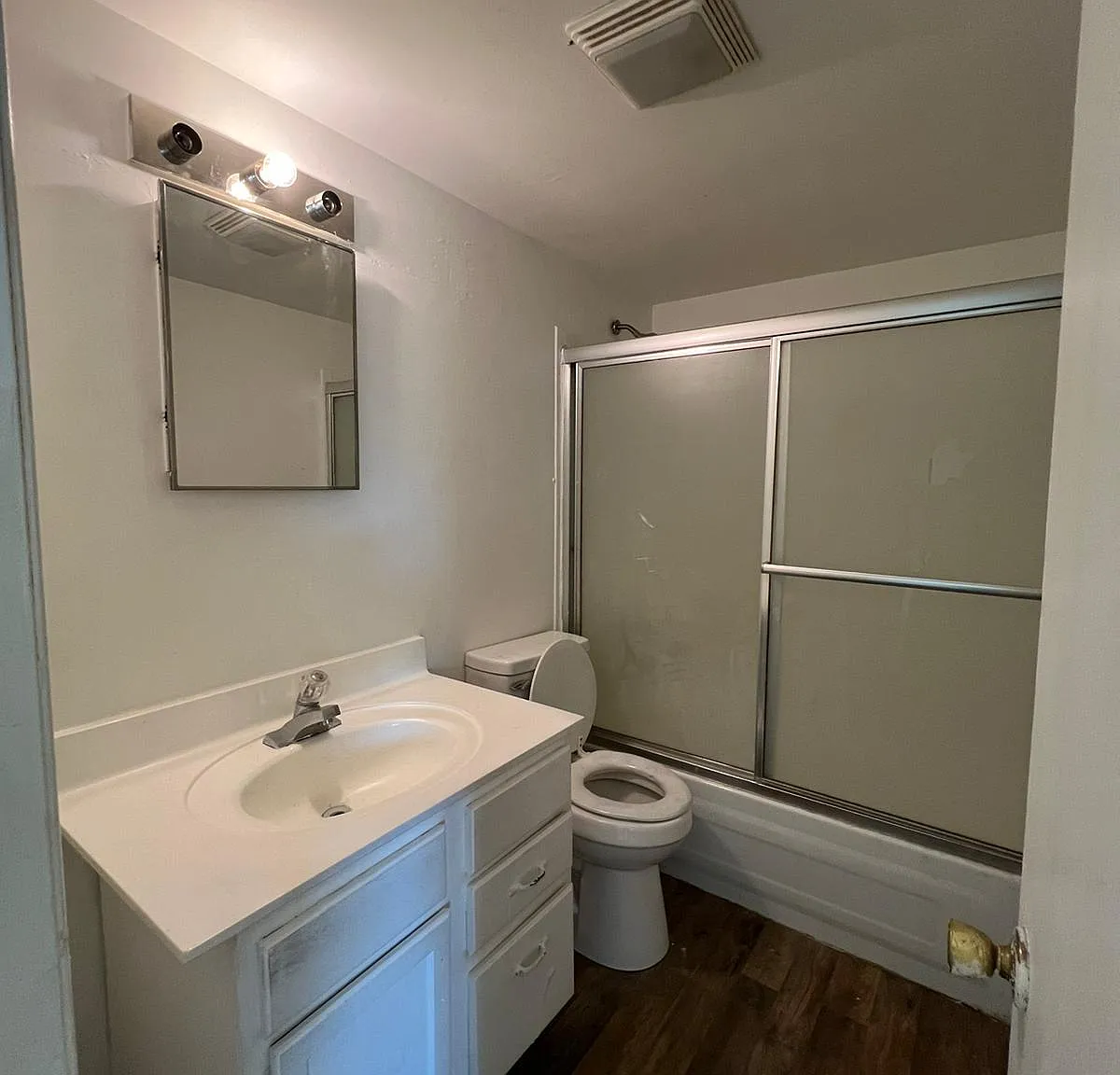 6011 Vine Street - K - 2 — Photo 4
