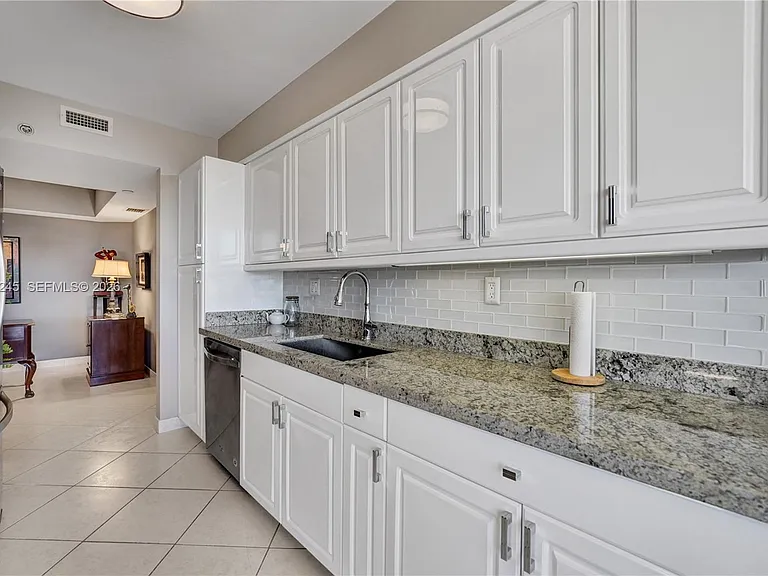 3600 Yacht Club Dr #904 — Photo 21