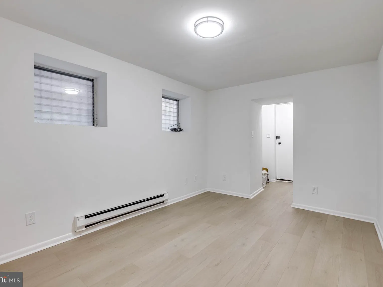 4242 Pine St #1A — Photo 3