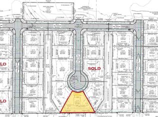 16 Souix Ct, Cedar Falls, IA 50613