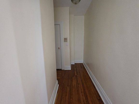 3rd image of 500 Montgomery St Unit 9
