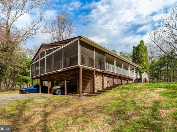 4645 Morgans Bluff Dr, Marshall, VA 20115