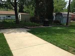 4th image of 9026 Moody Ave