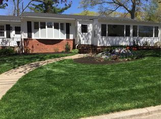 9 Greenbrier Rd, Smithfield, RI 02828