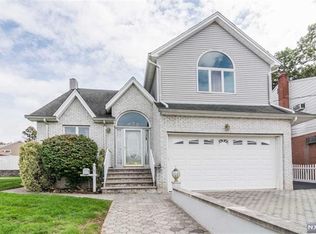 11 Jackson Pl, Lodi, NJ 07644