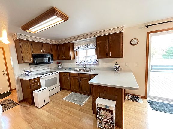 3rd image of 1131 Marquette Ave