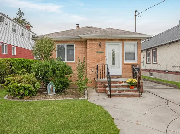 8532 262nd Street, Floral Park, NY 11001