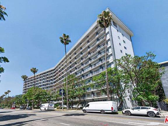 2nd image of 100 S Doheny Dr APT 719