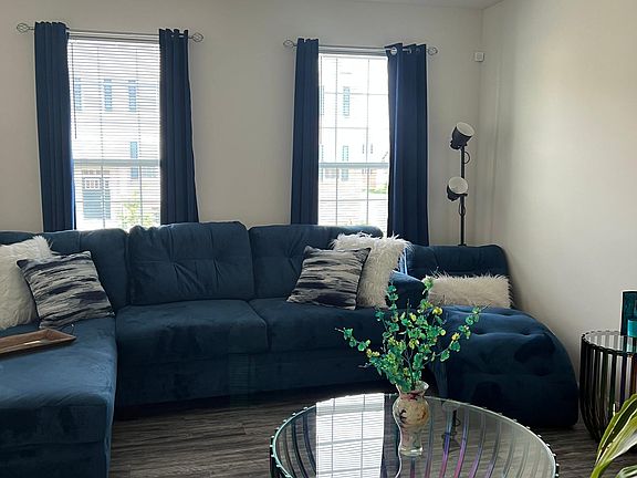 2nd image of 1856 Kraft Ave
