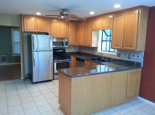 4789 Island Vw NE, Roswell, GA 30075