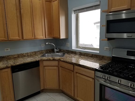 4th image of 422 Keeney St #1