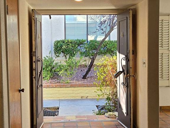 2nd image of 3066 Conquista Ct
