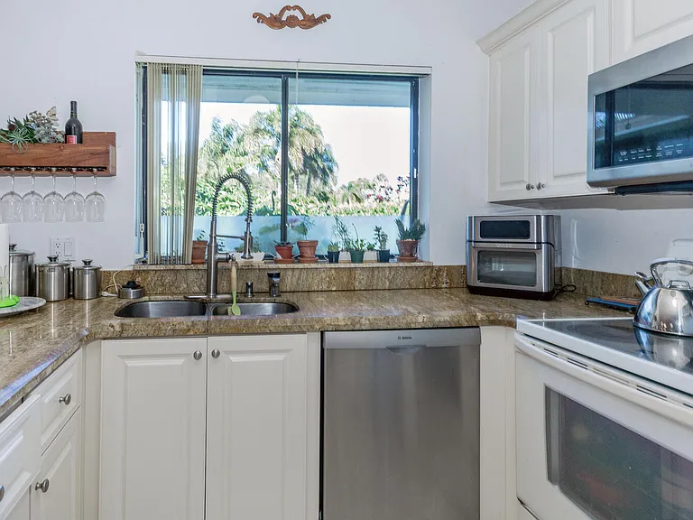 5570 Piping Rock Dr — Photo 5