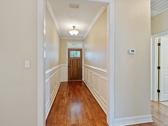 2nd image of 2548 Halleck Ln