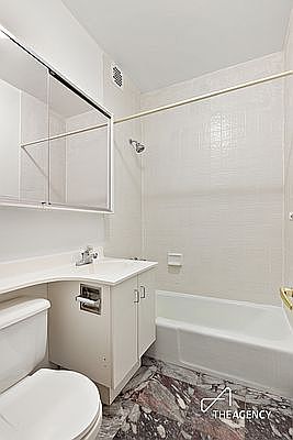 5th image of 231 E 13th St #6G