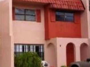 16 Seville Cir, Davie, FL 33324