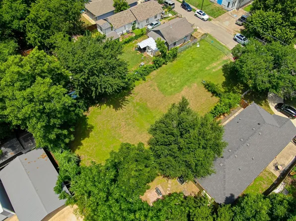 216 W Jerden Ln, Dallas, TX 75208