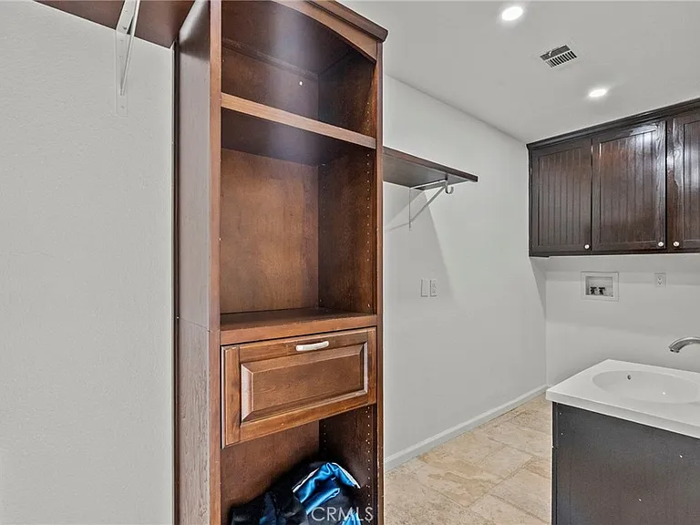 1138 Lakeview Dr — Photo 34