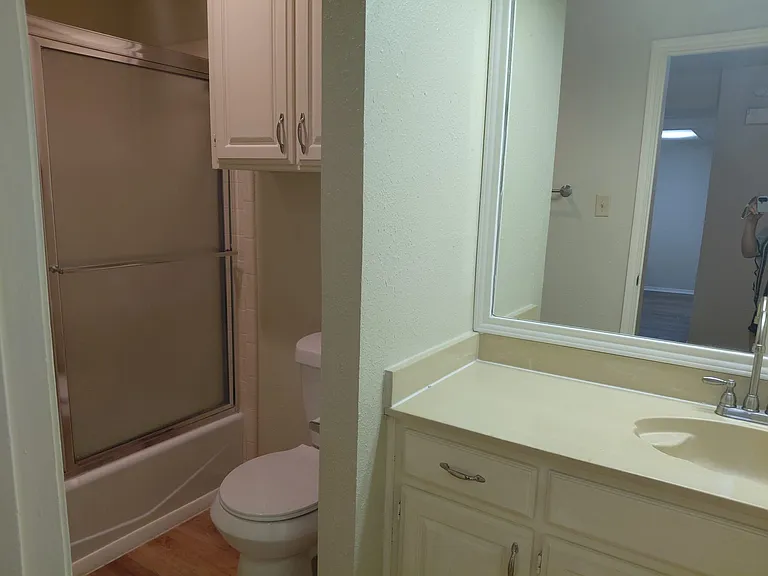 Lago Vista Dr — Photo 15
