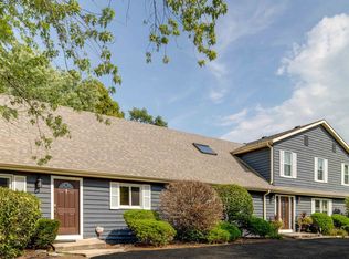 23471 N Apple Hill Ln, Prairie View, IL 60069