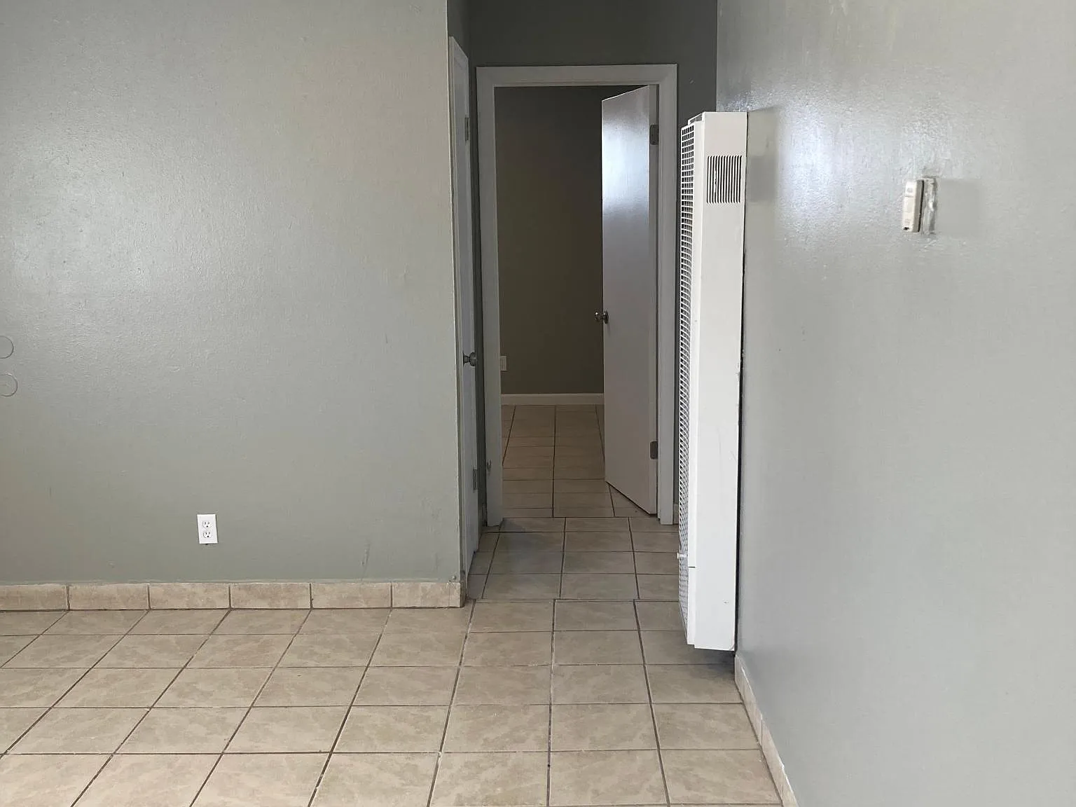2 bed, 700 sqft, $900 — Photo 4
