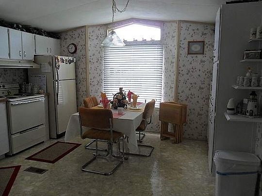 4th image of 9 Clubhouse Dr