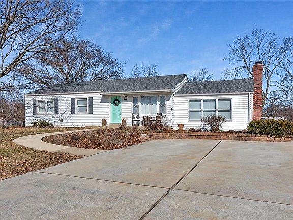 2nd image of 10133 Meadowfield Ln