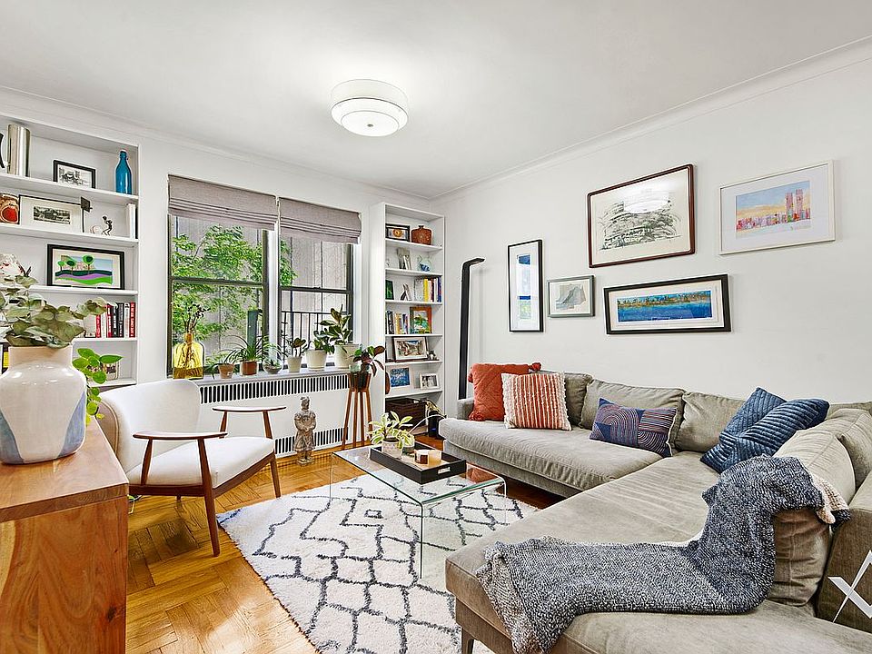 1st image of 300 W 72nd St APT 4C
